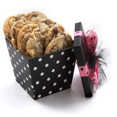 Chocolate Chip Cookies (8 Cookies)