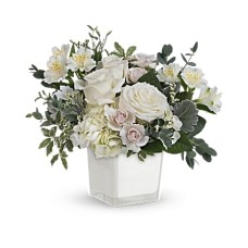 Ramo Nubes Pacíficas de Giftblooms (Estándar)