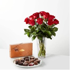 Ramo romántico de rosas rojas de tallo largo (12 rosas y oso)