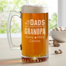 Los mejores papás consiguen una jarra de cerveza de gran tamaño