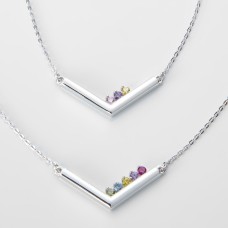 Collar con barra personalizado con la piedra natal de la familia