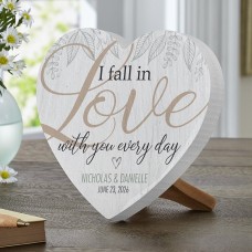 Enamorarse de un corazón de madera