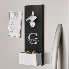 Abridor de botellas de pared con nombre e inicial