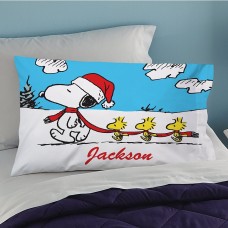 Funda de almohada de Snoopy y Woodstock de PEANUTS® para divertirse en invierno