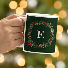 Taza con inicial y corona de flores