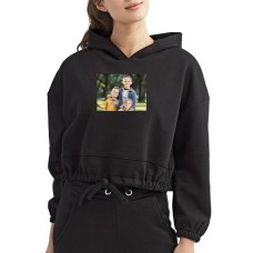 Sudadera corta con capucha para mujer, ideal para fotos.