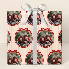 Papel de regalo fotográfico adornado con lazos