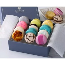 Caja premium de 12 macarons de Kayla's Bakery