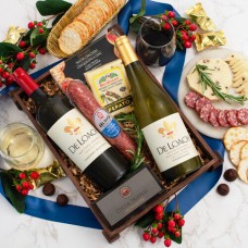 Bandeja de charcutería clásica DeLoach y dúo de vino como obsequio