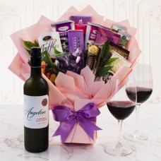 Ramo de regalo de vino tinto y bombones
