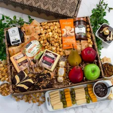 Caja de regalo Showstopper Fruit and Gourmet Double Decker