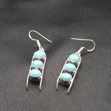 Pendientes de plata de ley y turquesa azul triple, elaborados por un artista.