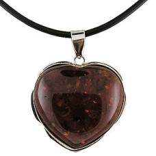 Colgante de corazón de plata de ley y ámbar