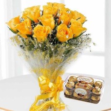 12 rosas amarillas Ramo con 16 Ferrero Rocher