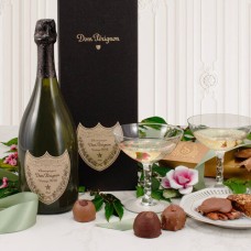 Cesta de regalos Dom Perignon and Truffles