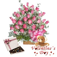Amor y Encantador (18 Rosas + Peluche + Chocolates)