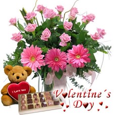 Amor verdadero (12 rosas + 3 gerberas + chocolates + oso de peluche)