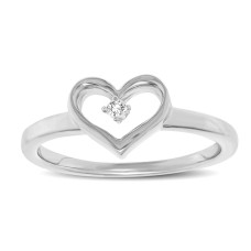 Anillo en forma de corazón de diamante de oro blanco de 10Q y 0.05 qt.
