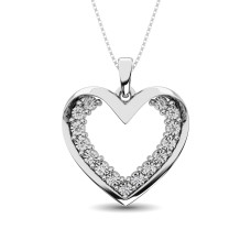 Colgante de plata de ley con corazón de diamante de 0.05 qtw
