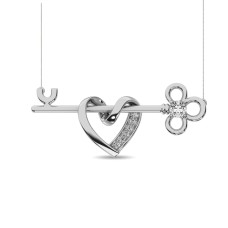 Collar con colgante de corazón y llave con diamantes de 1/20 ct en plata de ley.