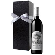 Silver Oak Alexander Valley Cabernet Sauvignon con caja de regalo negra