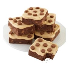 Muestra de brownie de castaño de Indias helado con mantequilla de maní