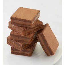 Caja con sabor a brownie de caramelo y fudge