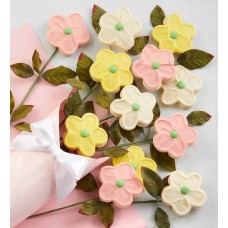 Galletas con forma de flores de tallo largo y glaseado de crema de mantequilla®