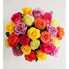 Dos docenas de rosas surtidas (con jarrón morado)