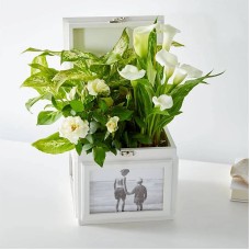 Caja de recuerdos de jardín blanco