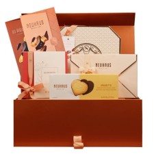 Cesta de regalo de lujo con bombones para el Día de la Madre
