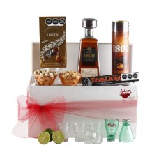 Espectacular regalo con Tequila Añejo 1800, Chocolates y Snacks
