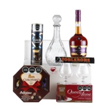 Caja de regalo exclusiva con coñac Courvoisier, decantador de vidrio y chocolates importados