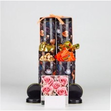 Torre de Dulces Atemporales y Rosas Eternas.