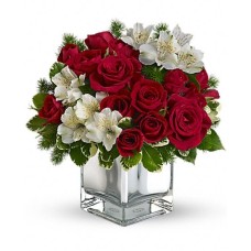 Arreglo de cubo de rosas y alstromeries