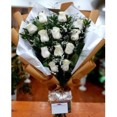 Ramo Europeo 12 Rosas Blancas Importadas