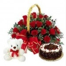 CESTA 12 ROSAS CON TORTA SELVA NEGRA Y PELUCHE