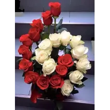 Arreglo Floral Espiral Rosas Rojas Y Blancas