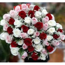 Ramo de 50 rosas surtidas