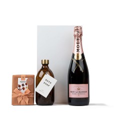 Champán Moet Rose, jabón de baño Wellmark y chocolates Neuhaus