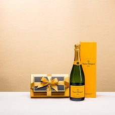 Torre de los más vendidos de Godiva con Veuve Clicquot en caja de regalo
