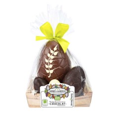 La caja de huevos de chocolate orgánico y de comercio justo