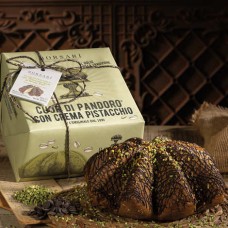 Corazón de pandoro con crema de pistacho de Bronte
