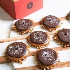 Caja clásica de garra de oso con sal marina y chocolate negro