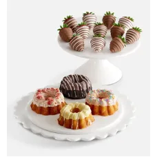Surtido de pasteles Bundt exclusivos con fresas glaseadas gourmet (Surtido de pasteles Bundt exclusivos)
