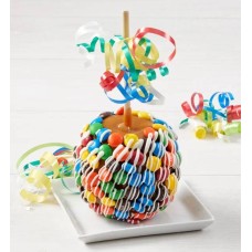 Deliciosa manzana acaramelada con caramelos