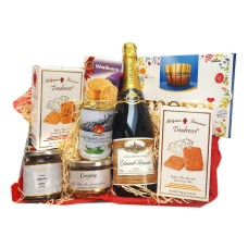 Champán Con Deliciosos Dulces Y Salados