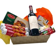 Canasta De Dulces Belgas Con Vino Tinto Francés Top