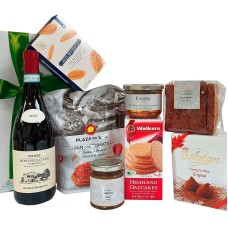 Vino italiano con tapas, salados y dulces de regalo
