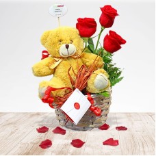 trío de rosas y peluche